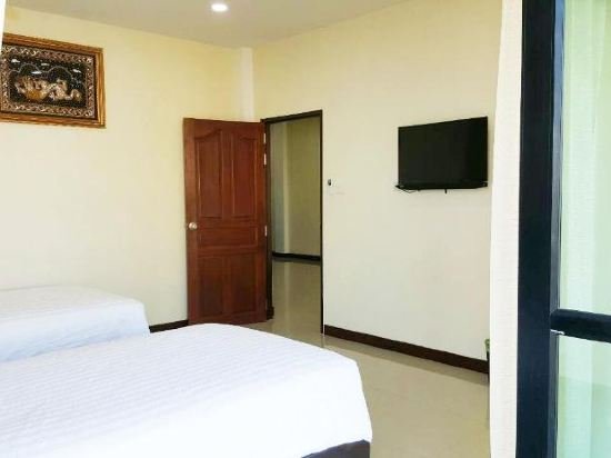 Фото Charoensuk Grand Hotel