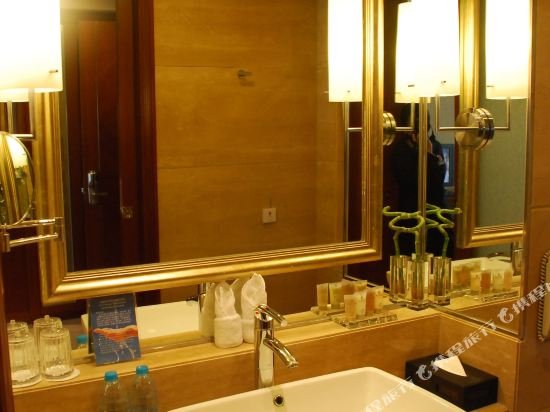 Фото Dongjiao State Guest Hotel