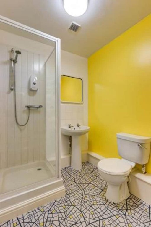 Фото Commodore Hotel