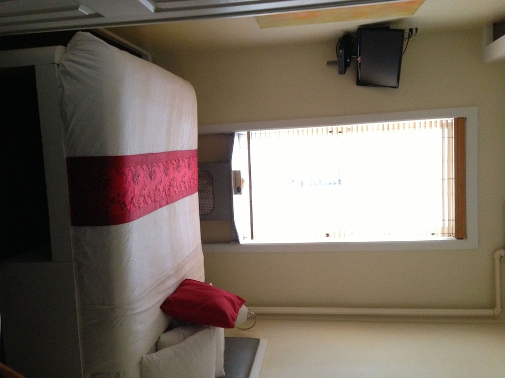 Фото Colonial House Inn