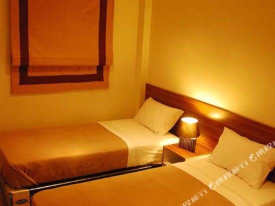 Фото White House Asoke Sukhumvit 18