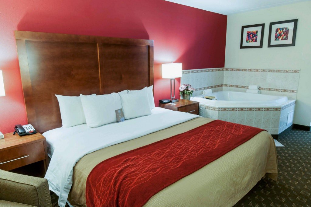 Фото Red Roof Inn Plus+ Easton