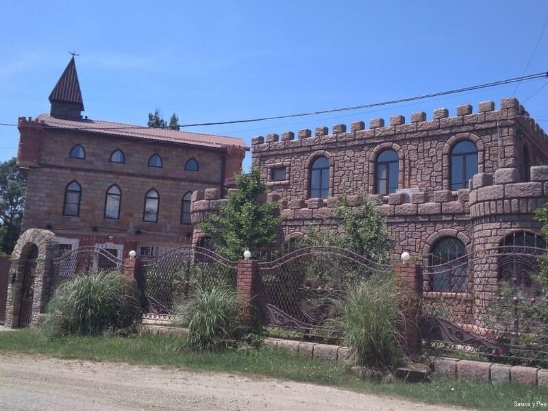 Фото Замок у реки