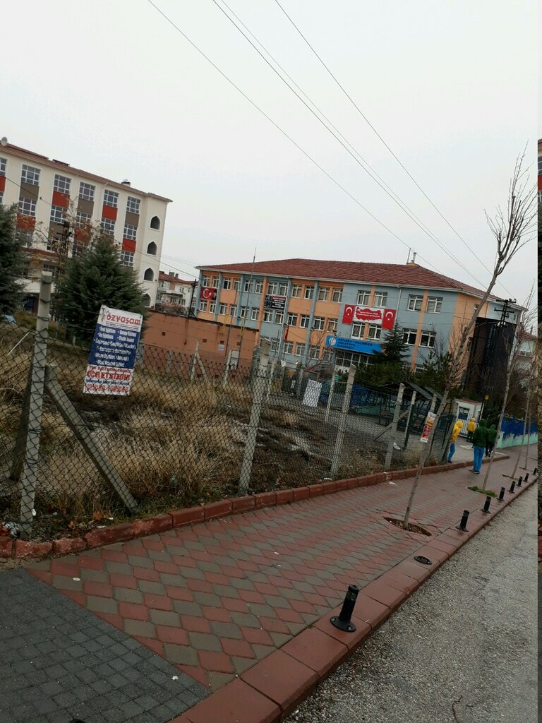 Emergency assembly area Assembly Area - Kocatepe Primary School, Ankara, photo
