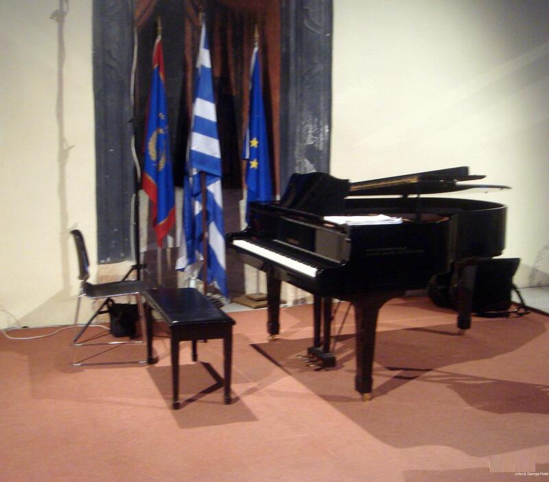 Фото John & George