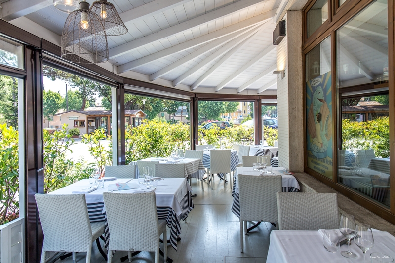 Фото Hotel De La Ville