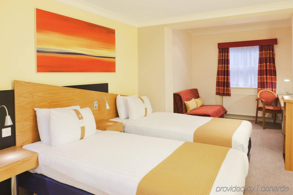 Фото Holiday Inn Express London Victoria, an IHG Hotel