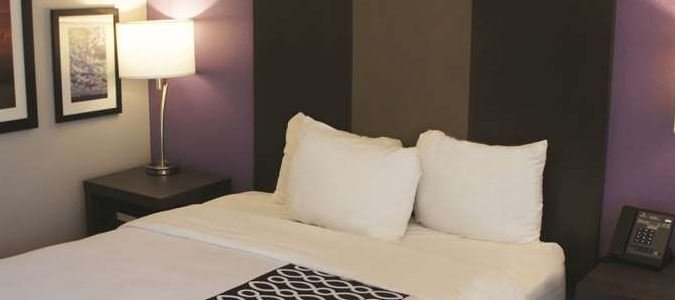 Фото La Quinta Inn & Suites by Wyndham Pomona