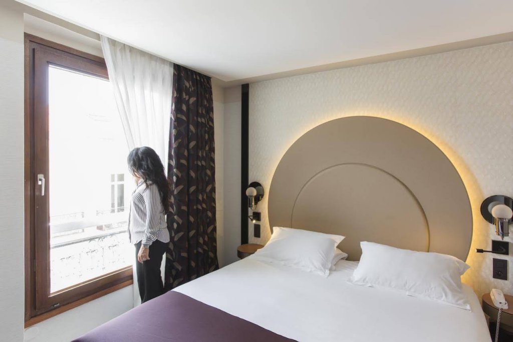 Фото Cannes Centre Univers