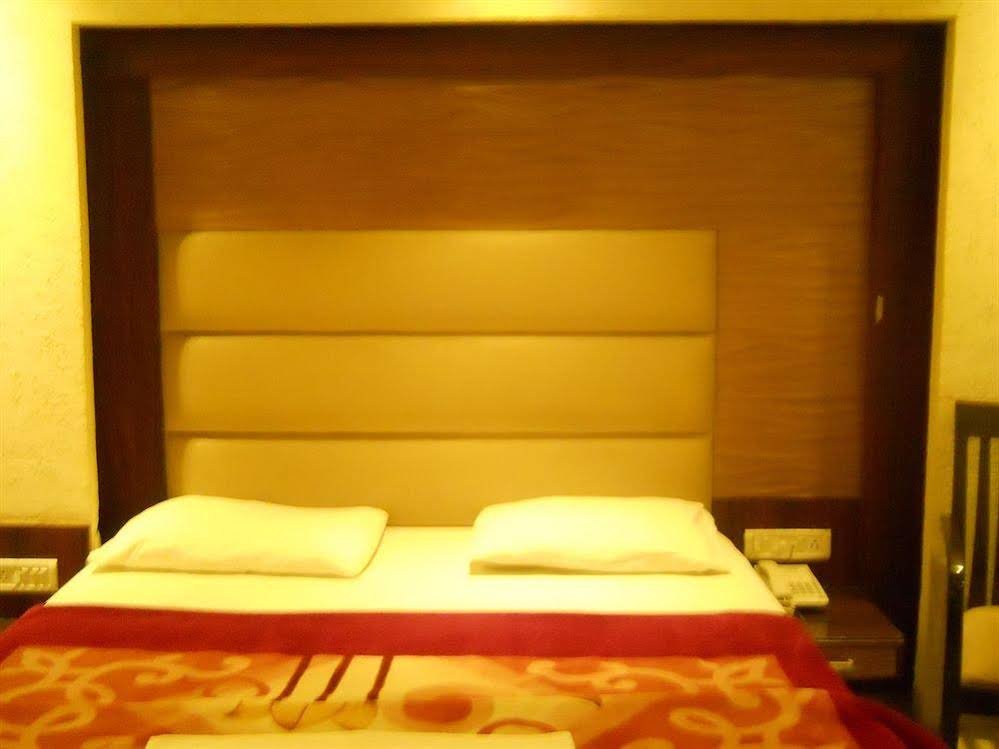 Фото Hotel Srivinayak