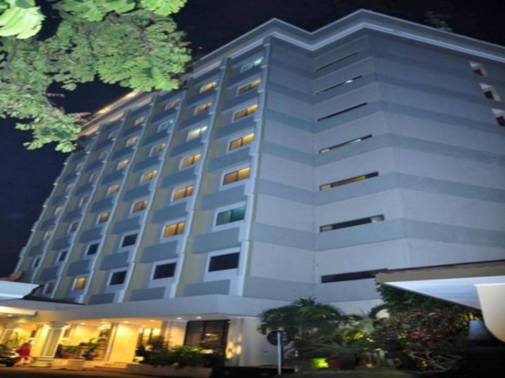 Фото отеля 2