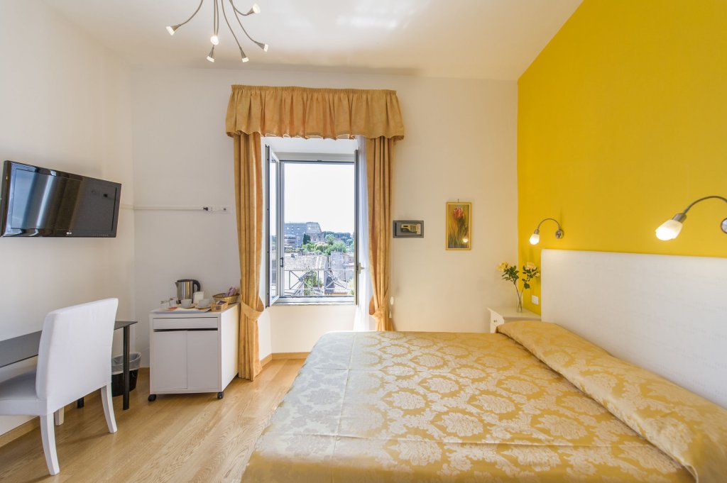 Фото Royal Rooms Colosseo