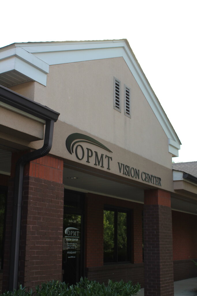 متجر أدوات بصرية Optometric Physicians of Middle Tennessee - Hendersonville ، ولاية تينيسي، صورة