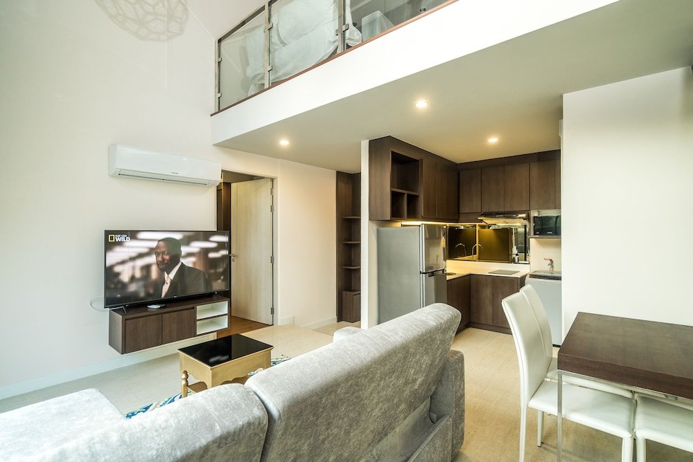 Фото Aristo Surin by Lofty