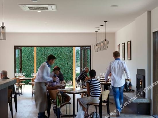 Фото Lakeside Villas at Crittenden Estate