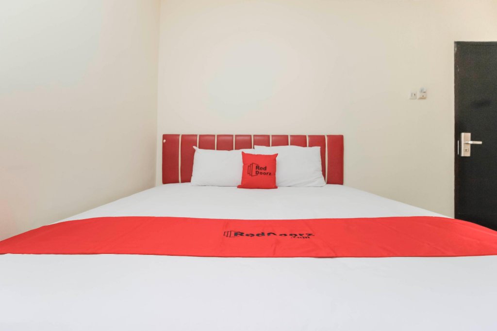 Фото RedDoorz @ Pemuda