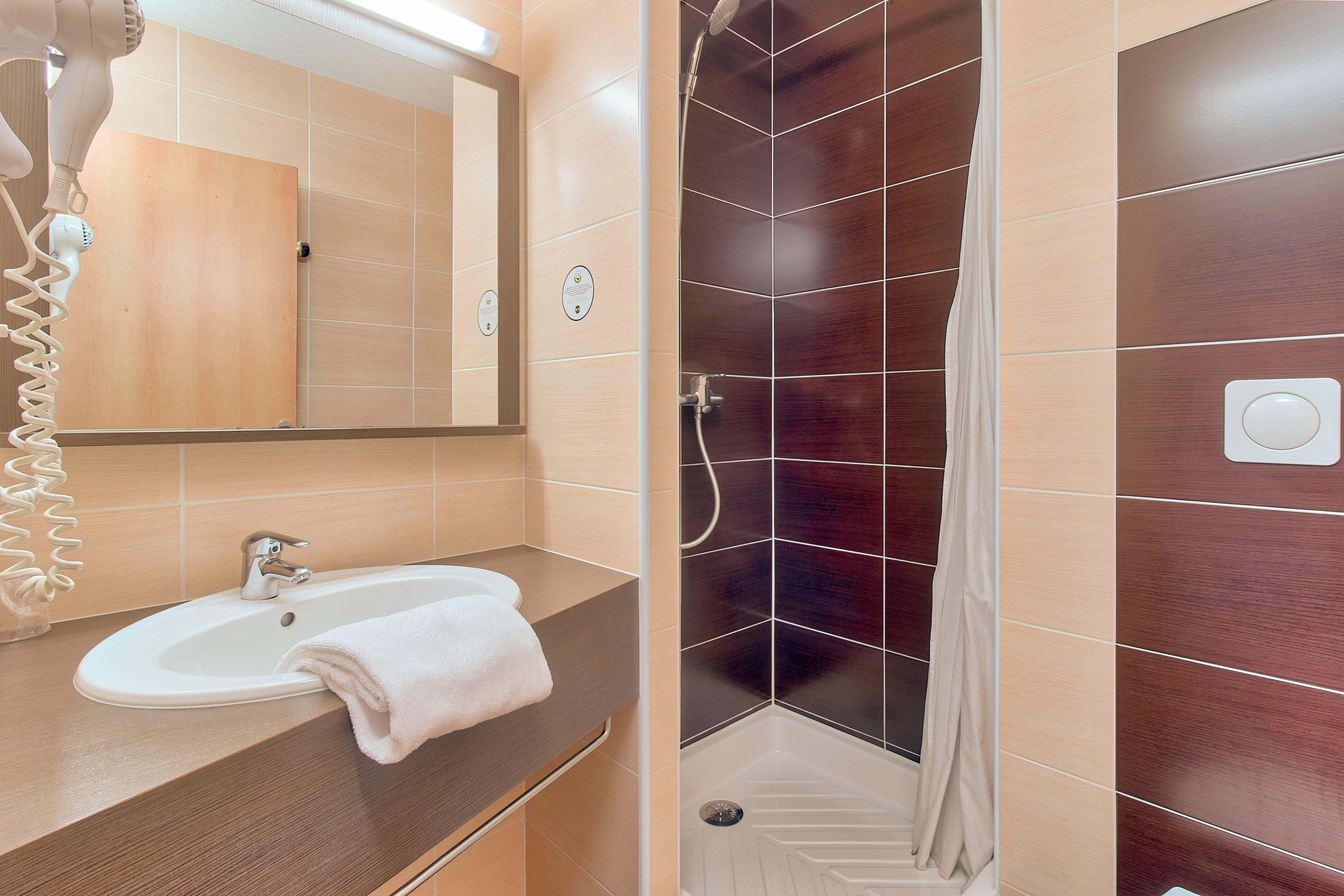 Фото B&b Hotel Pau Lescar