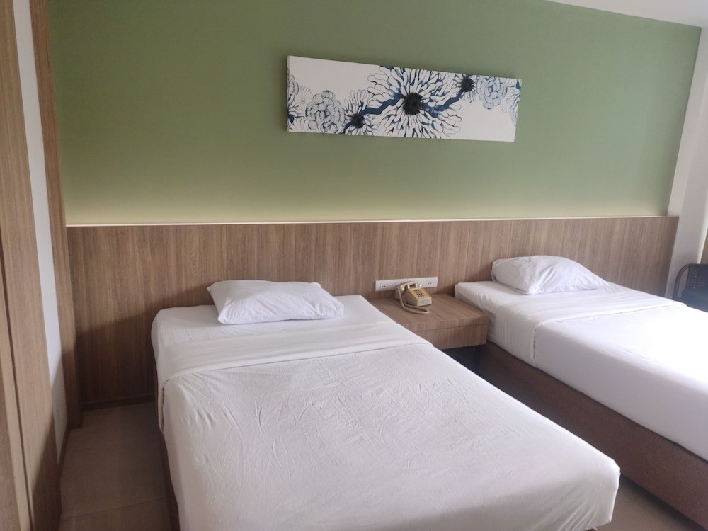 Фото Let's Hyde Pattaya Resort & Villas