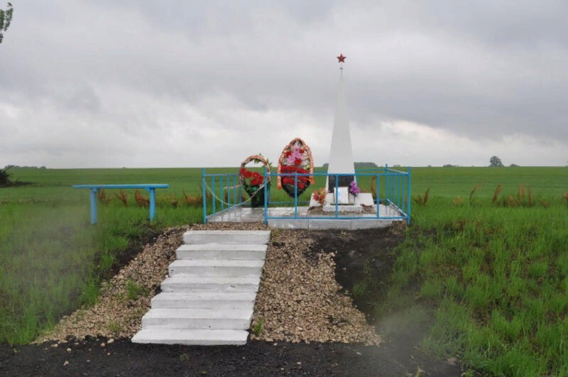 Monument, memorial Могила советского воина Козловой Зинаиды Михайловны, Oryol Oblast, photo