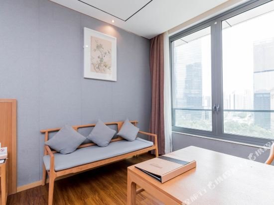 Фото H'Elite Hotel