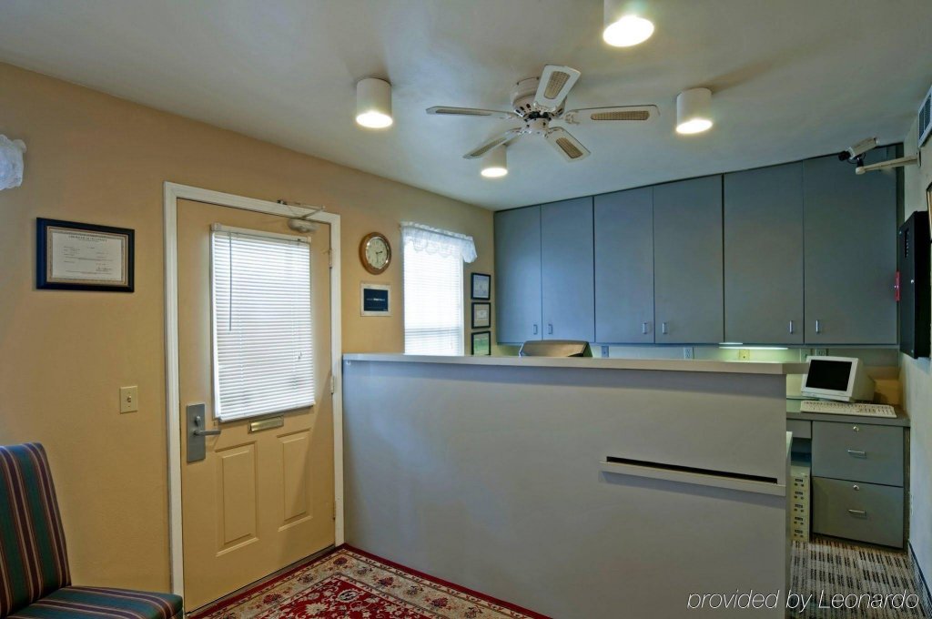 Фото Crossland Economy Studios - Kansas City - Lenexa - 95th St