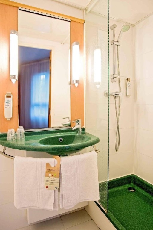 Фото Ibis Paris Poissy