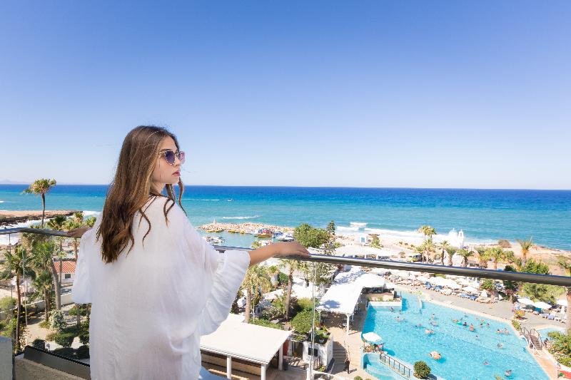 Фото Golden Coast Beach