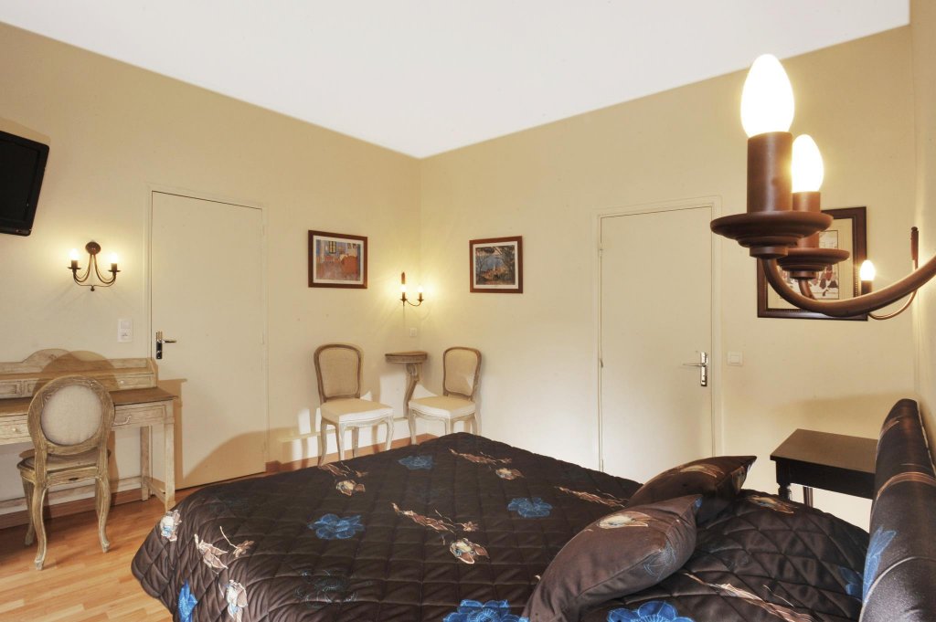 Фото Hotel des Roys Versailles