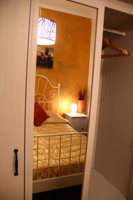 Фото Domus Ubaldi Bed and Breakfast