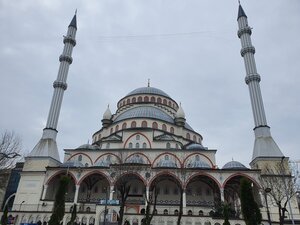 Sultançiftliği Merkez Cami (İstanbul, Sultangazi, Uğur Mumcu Mah., K Cad., 101), cami  İstanbul'dan