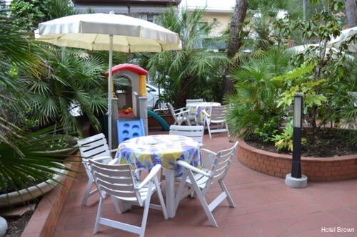 Фото Hotel Brown