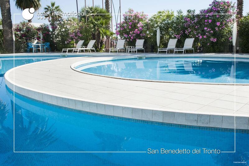 Фото International