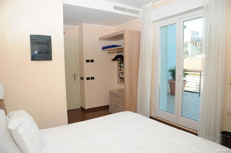 Фото Hotel Chiaraluna