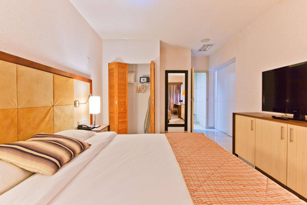 Фото Queens Hotel