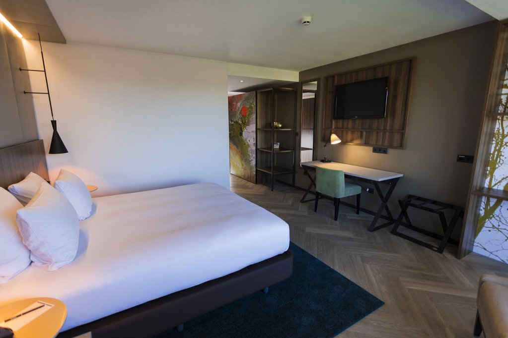 Фото Hilton Antwerp Old Town