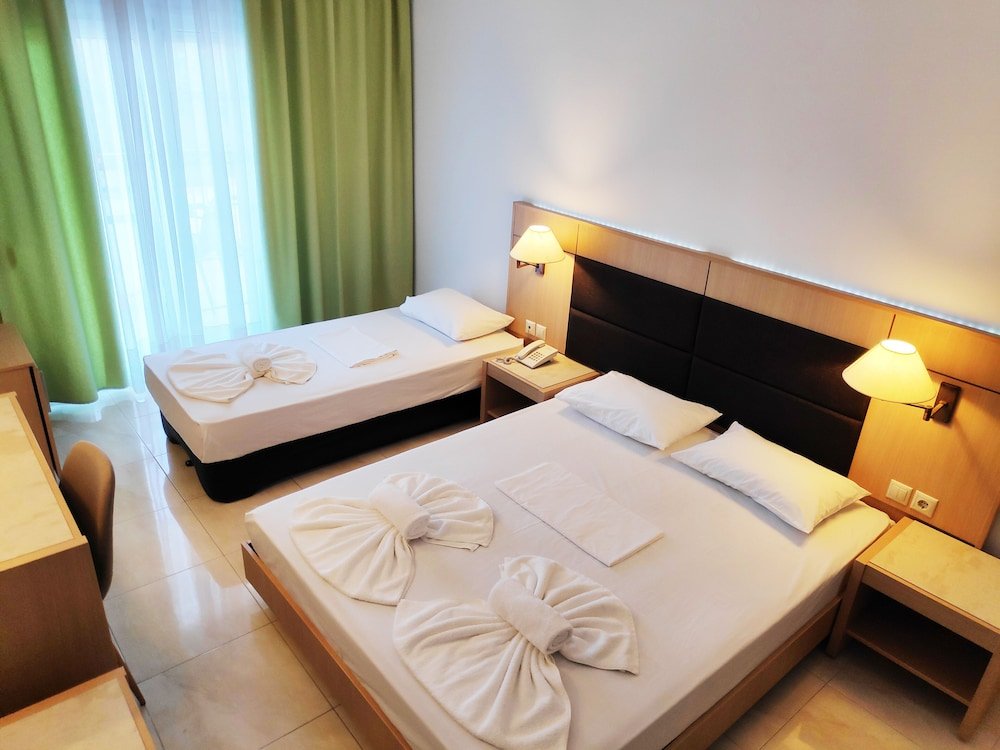 Фото Perla Hotel Halkidiki