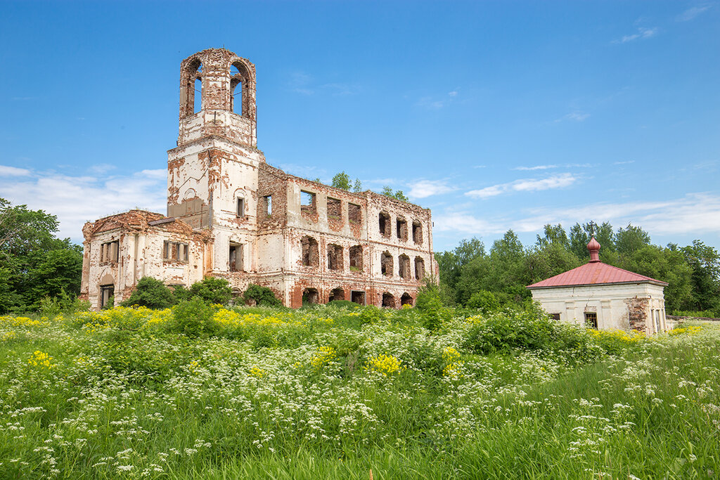 Orthodox church Tserkov Blagoveshcheniya Presvyatoy Bogoroditsy V Volokoslavine, Vologda Oblast, photo