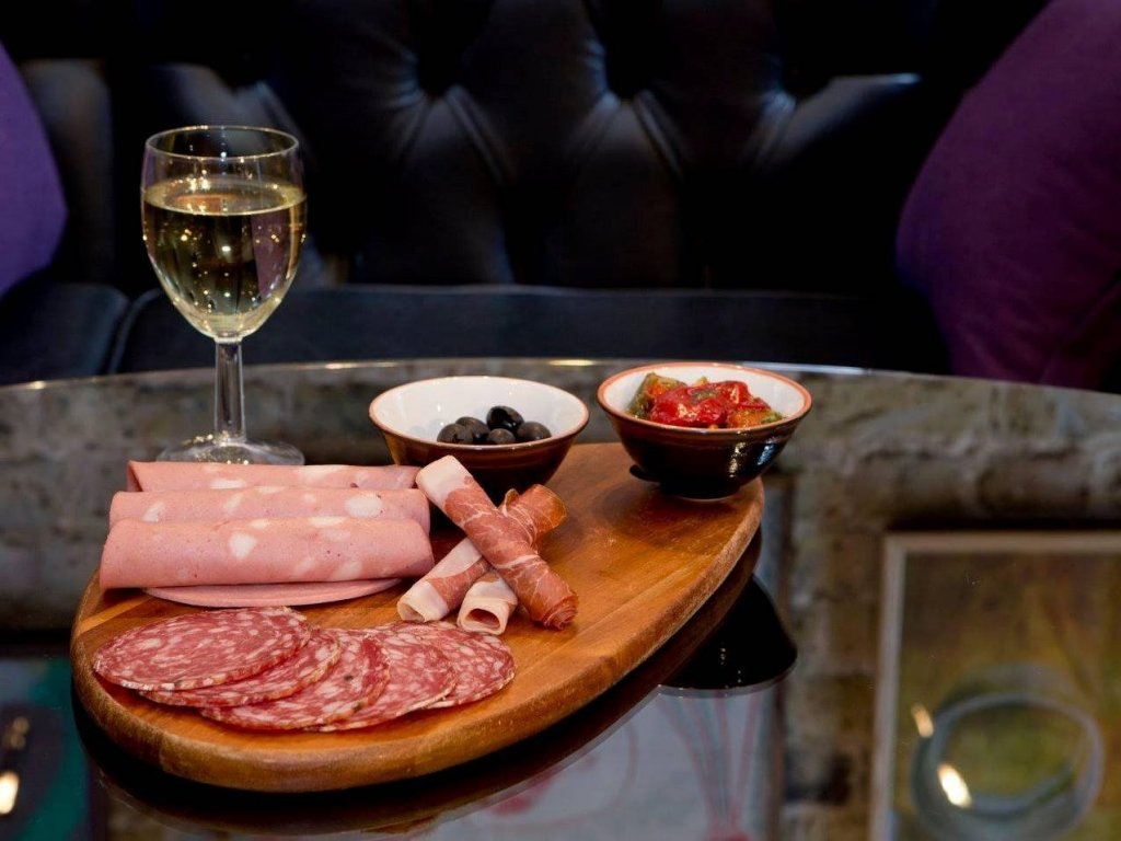 Фото Morton Hotel