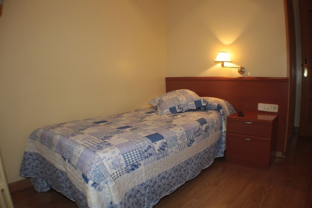 Фото Hostal Santa Cruz