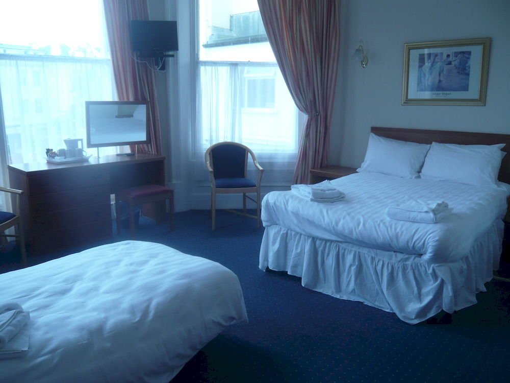 Фото Bourne Hall Hotel