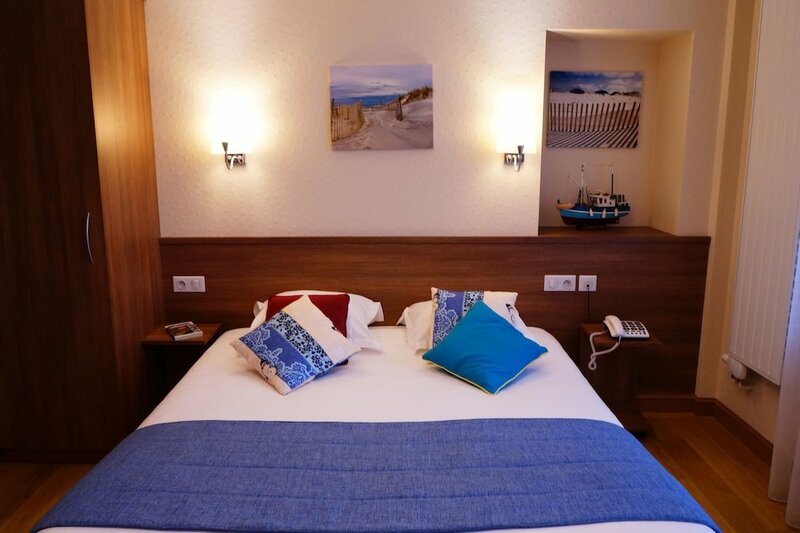 Гостиница Citotel Du Port Rhu