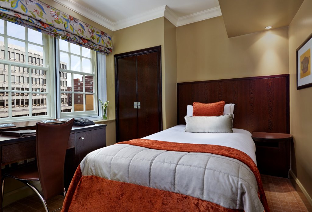 Фото Radisson Blu Edwardian Grafton Hotel, London