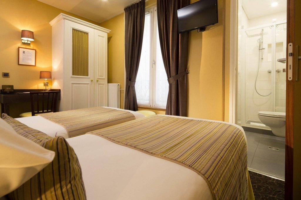 Фото Hotel Des Arts Paris Montmartre