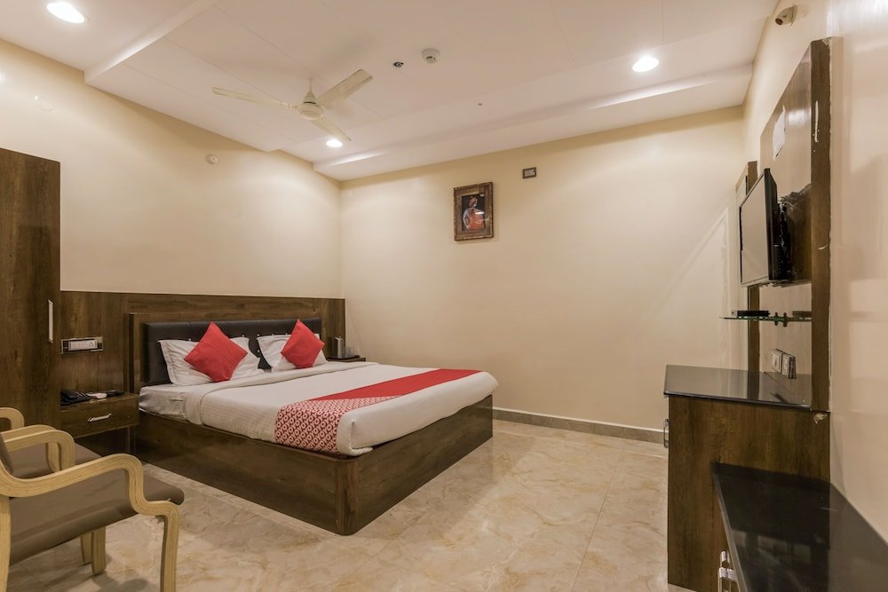 Фото Oyo 5302 Bhadra Grand