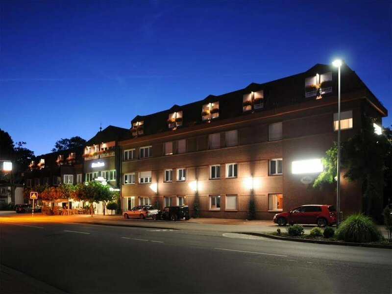 Гостиница Hotel-Restaurant Thomsen в Дельменхорсте