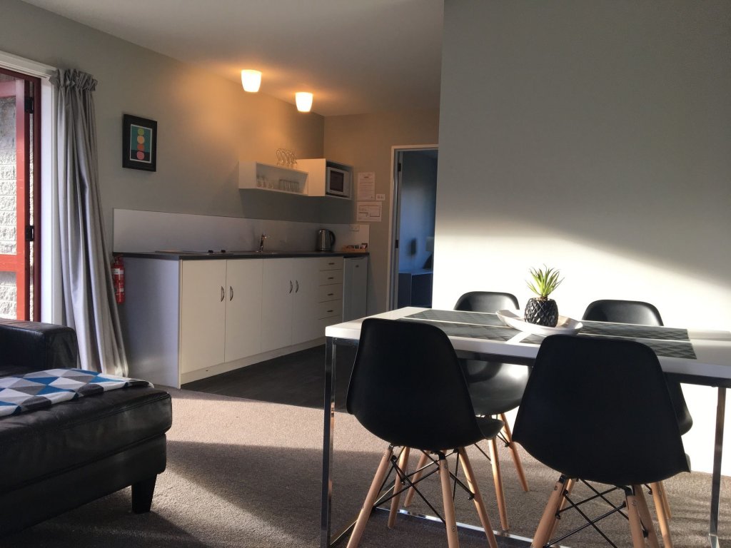 Фото Arrowtown Motel Apartments