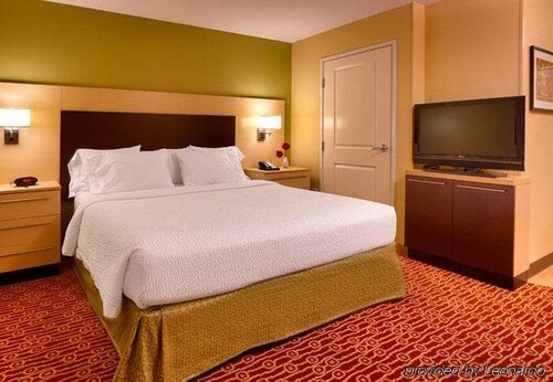 Гостиница TownePlace Suites by Marriott Las Vegas Henderson в Хендерсоне