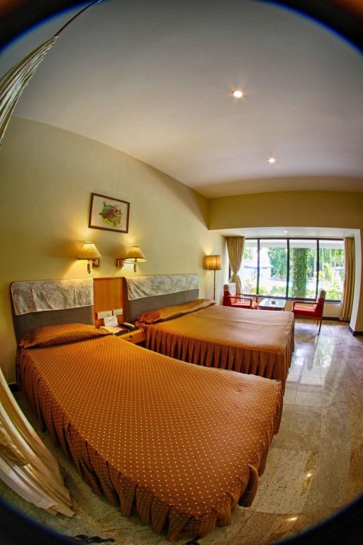 Фото Hotel Parisutham