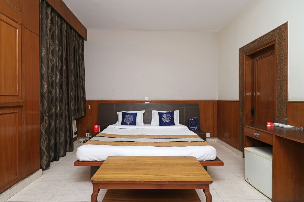 Фото Oyo 10177 A Gulshan Continental