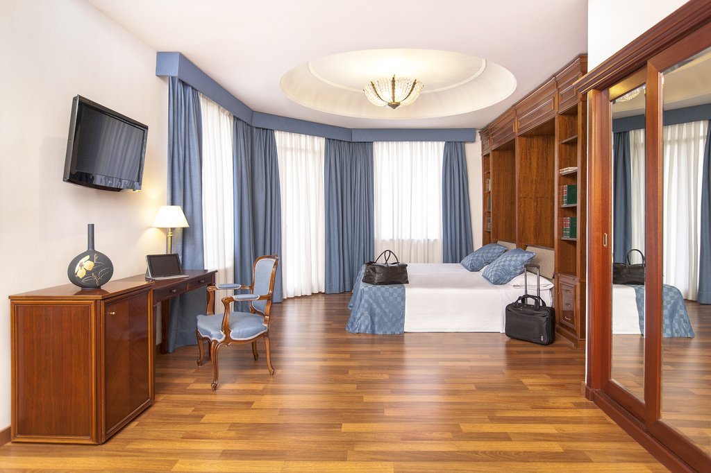 Фото Only You Hotel Valencia